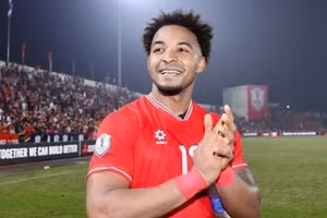 Nguyễn Xuân Son dự đoán Tiến Linh đoạt Quả bóng Vàng Việt Nam 2024.