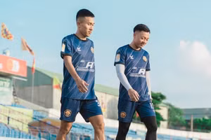 Doãn Ngọc Tân trở lại tập luyện sau 1 tháng dưỡng thương.