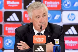 HLV Ancelotti ngợi khen Mbappe sau trận thắng Real Betis.
