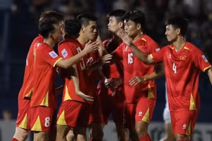 Tuyển Việt Nam thắng ấn tượng Lào trên sân Gò Đậu.