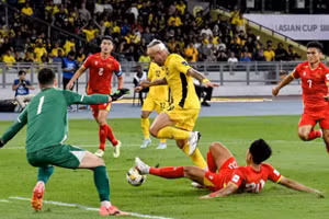 Tuyển Malaysia nguy cơ bị xử thua 0-3 tuyển Việt Nam vì gian lận trong nhập tịch cầu thủ.