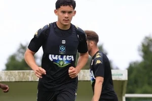 Aymeric Faurand-Tournaire được đôn lên đội một của CLB Stade Laval (Ligue 2, Pháp).