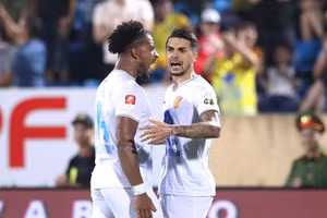 Thép xanh Nam Định thắng đậm CLB TP.HCM ở vòng 7 V-League.