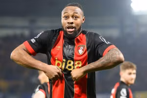 Antoine Semenyo hiện đang đàm phán hợp đồng với Man United.