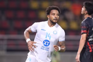 Nguyễn Xuân Son giảm giá sau thời gian dài không thi đấu.