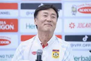 HLV tuyển Lào quyết gây bất ngờ trước tuyển Việt Nam.