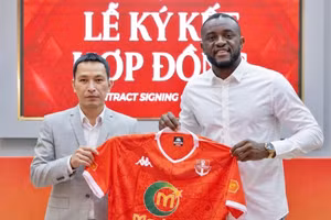 Joel Tagueu vừa gia hạn hợp đồng với Hải Phòng FC đến năm 2028. Ảnh: Hải Phòng FC.
