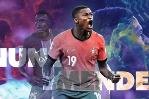 Nuno Mendes vượt mặt Messi và Ronaldo về danh hiệu ở tuổi 23.