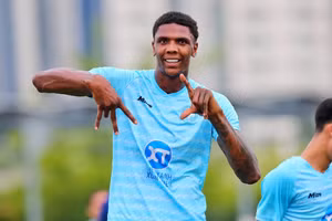 Tiền đạo Kyle Hudlin 2m06 khó trụ lại Nam Định?