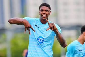 Tiền đạo Kyle Hudlin 2m06 khó trụ lại Nam Định?