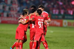 Trận Đà Nẵng - Hải Phòng hoãn sang 18h chiều 28/10 vì bão gió.