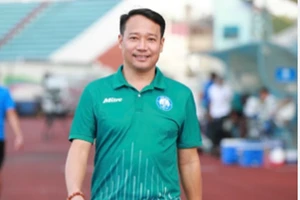 HLV Vũ Hồng Việt hài lòng với trận thắng Thanh Hóa ở vòng 22 V-League.