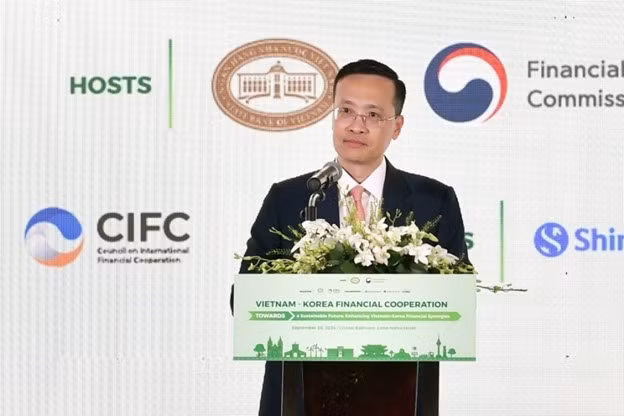 Phó Thống đốc NHNN Phạm Quang Dũng phát biểu khai mạc tại buổi tọa đàm.