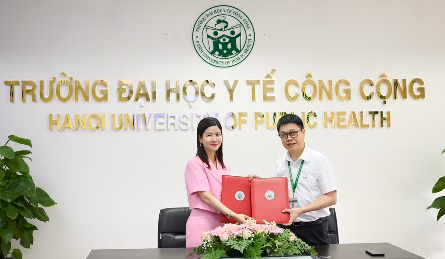 Trường Đại học Y tế Công cộng và Quỹ VinFuture công bố hợp tác triển khai “Chương trình can thiệp về phòng chống kiểm soát thuốc lá điện tử tại các trường trung học cơ sở ở các thành phố lớn tại Việt Nam”