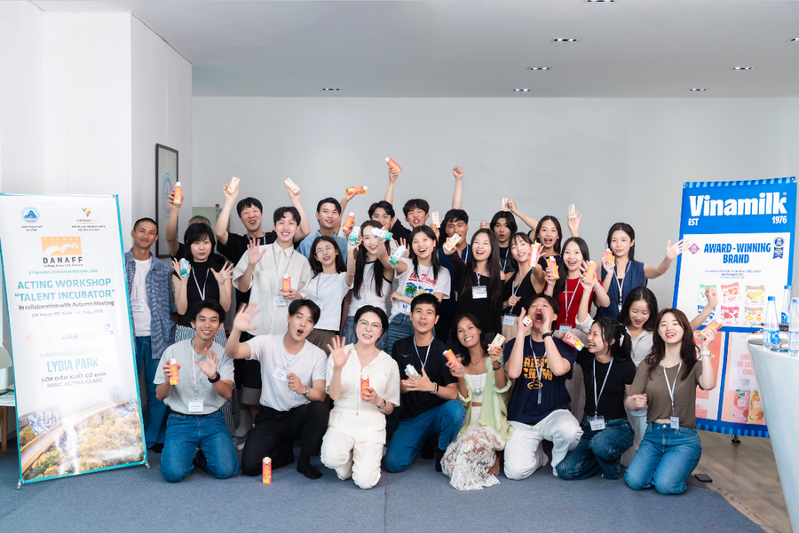 Các diễn viên trẻ Việt Nam và Hàn Quốc được lựa chọn tham gia Workshop “Ươm mầm tài năng” (Ảnh: Thành Huy). vnm.png