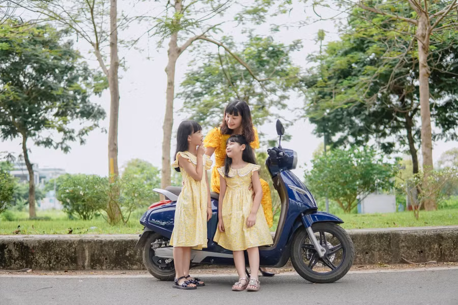 VinFast Klara S - Xe máy điện hiếm hoi đáp ứng được 2 nhu cầu của dân văn phòng