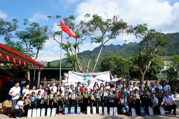 Hoạt động Cùng em tới trường tại Chiềng Ban, Tú Nang, Sơn La. a3-nam-quang.jpg