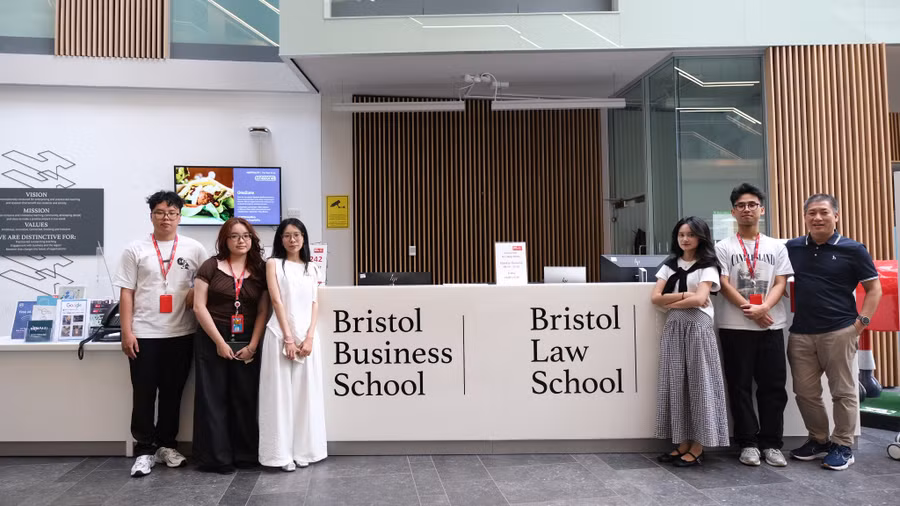 Lộ trình học tập linh hoạt từ UWE Bristol giúp sinh viên tiếp cận các trường thuộc Top 1% thế giới