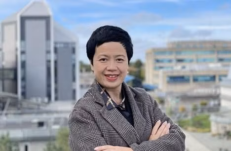 Bà Hoàng Vân Anh giữ chức vụ Giám đốc Chương trình Giáo dục tại Hội đồng Anh.