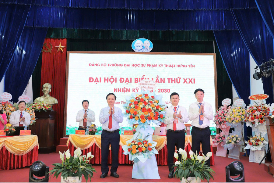 Đại hội Đảng bộ Trường ĐHSPKT Hưng Yên: Vững bước phát triển, hội nhập quốc tế