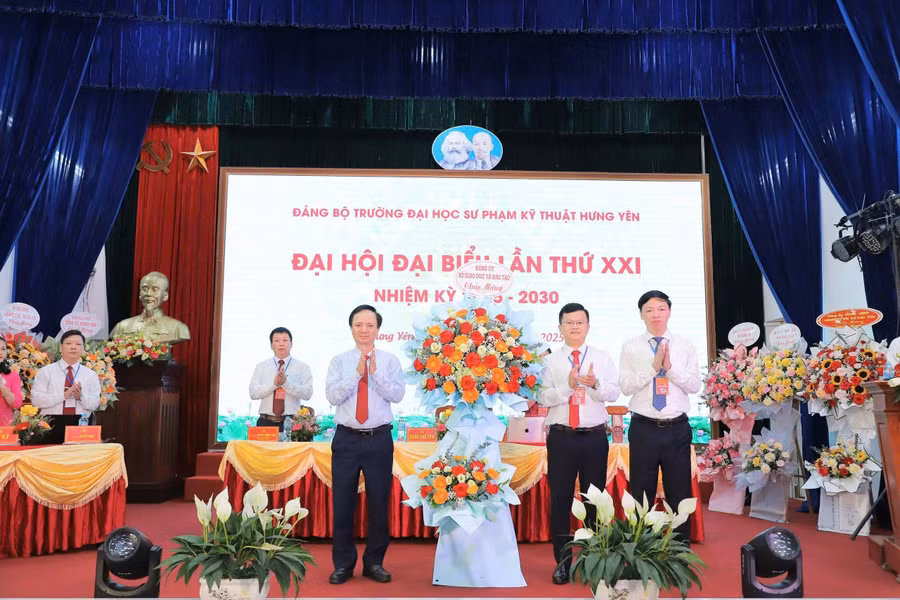 Đại hội Đảng bộ Trường ĐHSPKT Hưng Yên: Vững bước phát triển, hội nhập quốc tế