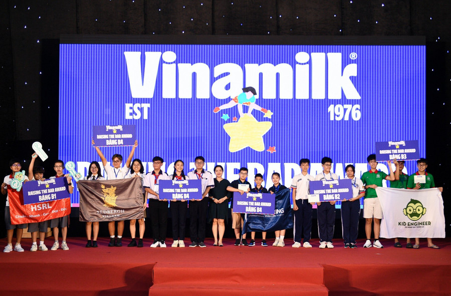 Các đội thi đạt giải “Raising the bar” của Vinamilk. Ảnh: Vi Nam