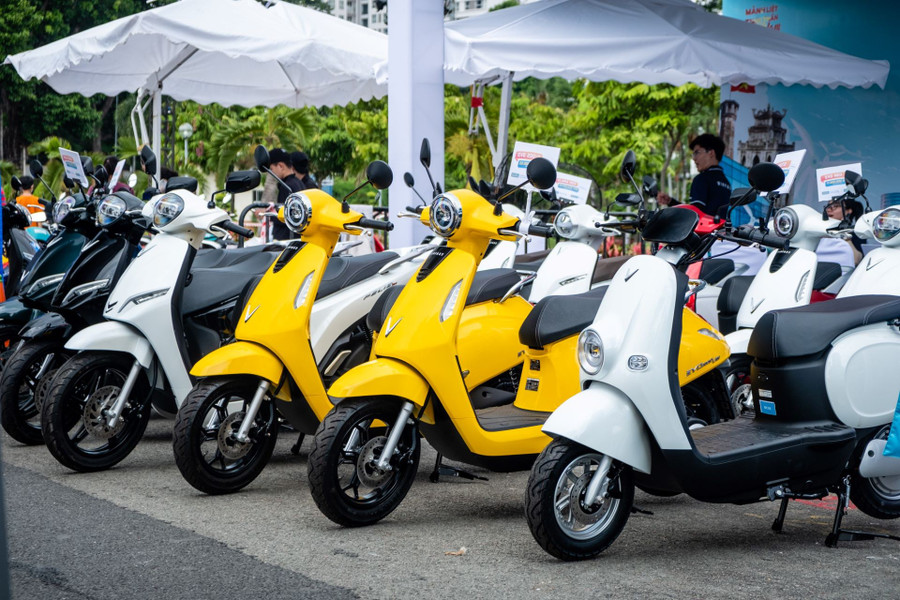 Đa dạng lựa chọn với mức giá chỉ từ 12 triệu đồng khiến xe máy VinFast ngày càng được nhiều khách hàng ưu tiên lựa chọn. a6-vg.jpg