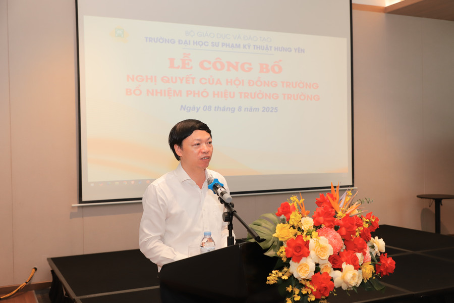 PGS.TS Bùi Trung Thành – Hiệu trưởng phát biểu chúc mừng 4-hy.jpg