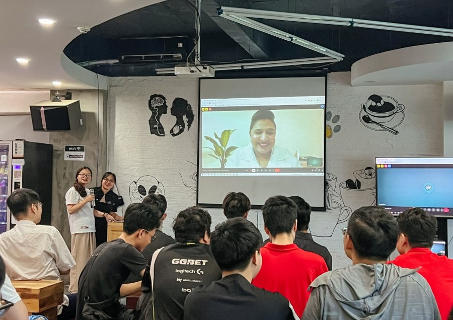 Sinh viên Aptech tại cơ sở 285 Đội Cấn giao lưu với bà Rakhee Das - Chuyên gia AI đến từ Tập đoàn Aptech toàn cầu a3-atec.png