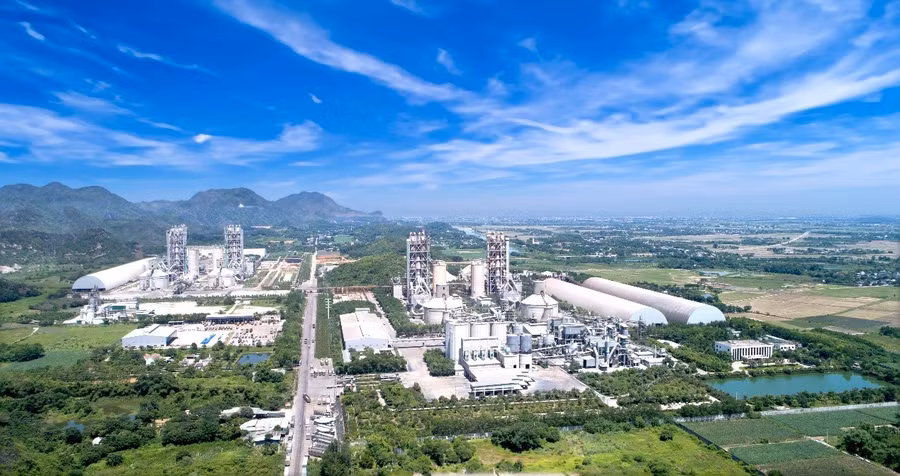 Toàn cảnh nhà máy Xi măng Long Sơn tại Phường Đông Sơn, thị xã Bỉm Sơn tỉnh Thanh Hóa