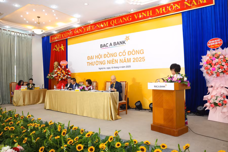 2-ba-dai-hoi-dong-co-dong-bac-a-bank-thong-qua-phuong-an-tang-von-dieu-le-len-12350-ty-dong.jpg