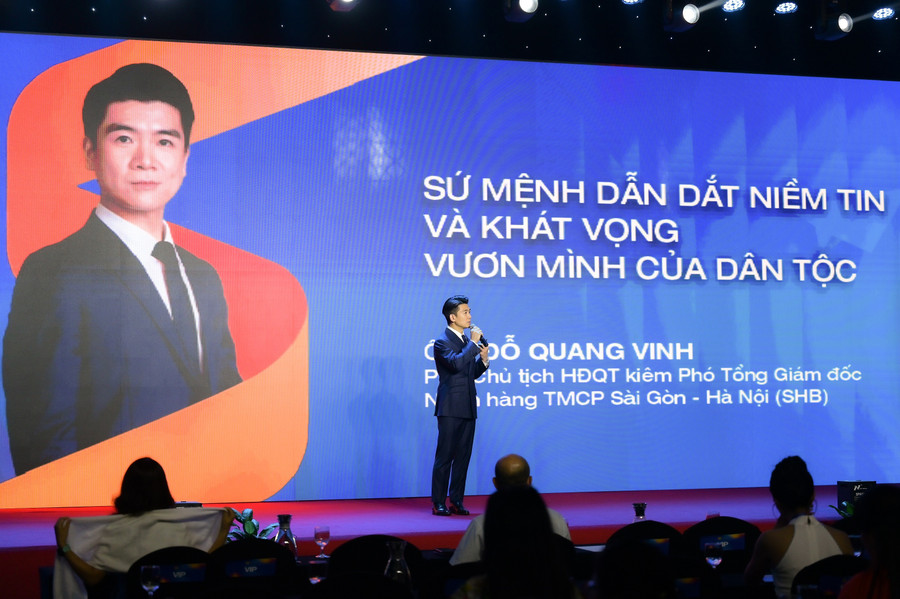 Ông Đỗ Quang Vinh - Phó Chủ tịch HĐQT Ngân hàng SHB tham luận tại Hội nghị anh-2-shb.jpg