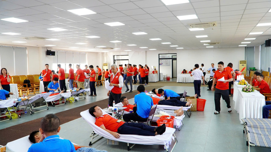 Ngày 27/6, “Một giọt máu - Một tấm lòng GELEX” được tổ chức tại Công ty Cổ phần Thiết bị điện (Đồng Nai).