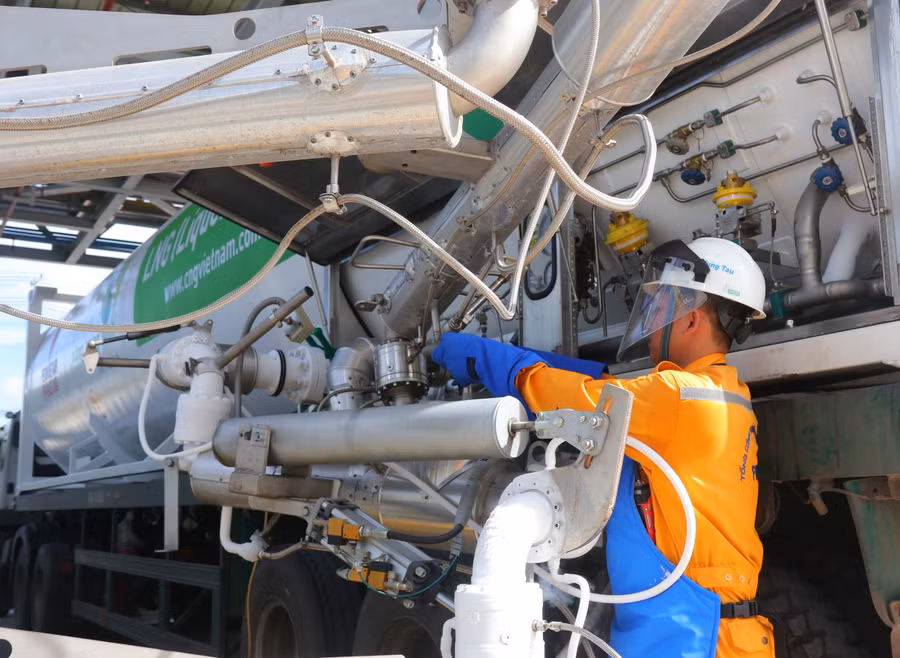 1. kiem tra tai tram nap.JPG