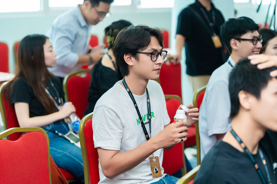Diễn viên Đức Mạnh tại workshop “Ươm mầm tài năng”. anh-4b-vnm.jpg