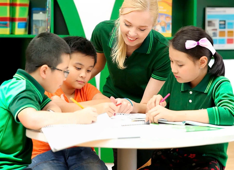 Học thông minh– sống bản lĩnh: Chương trình phát triển toàn diện tại HDI English