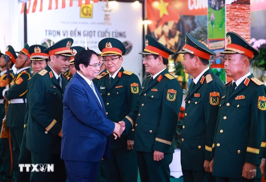 thu-tuong-pham-minh-chinh-du-le-ky-niem-80-nam-ngay-truyen-thong-luc-luong-vu-trang-quan-khu-5-8343370-5.jpg
