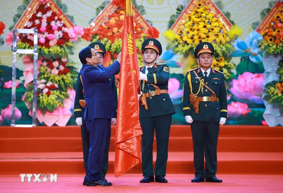 thu-tuong-pham-minh-chinh-du-le-ky-niem-80-nam-ngay-truyen-thong-luc-luong-vu-trang-quan-khu-5-8343501-3.jpg