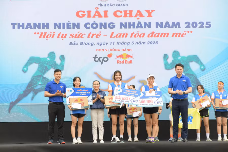 b1a6cfbf-b9dd-4c7f-b69b-fbf3458ee372.jpg