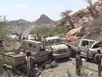 Houthi thu giữ các phương tiện của quân chính phủ được Saudi Arabia hậu thuẫn trong một cuộc phục kích gần đây.