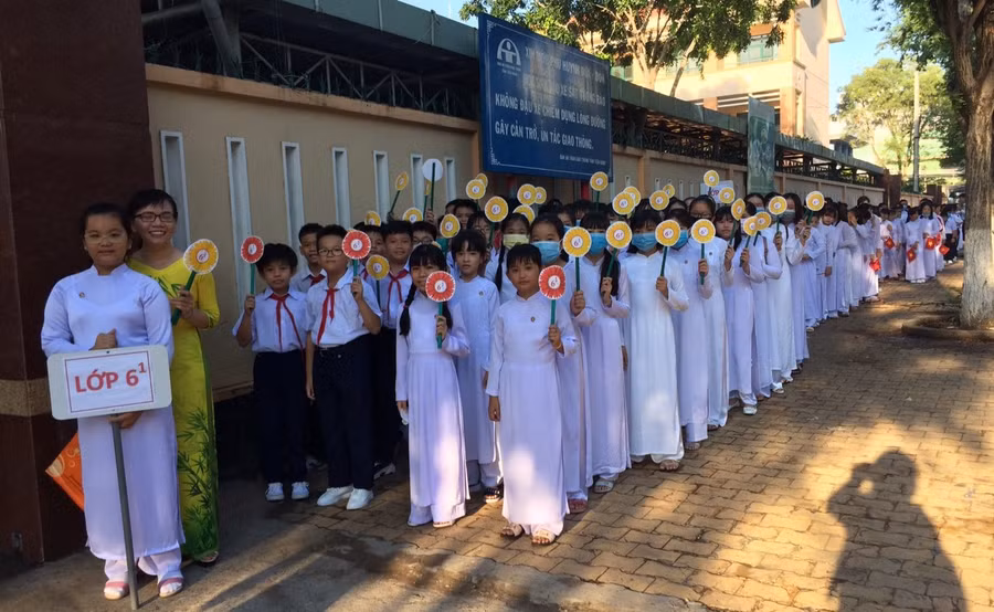 Rộn ràng không khí khai giảng tại Tiền Giang.