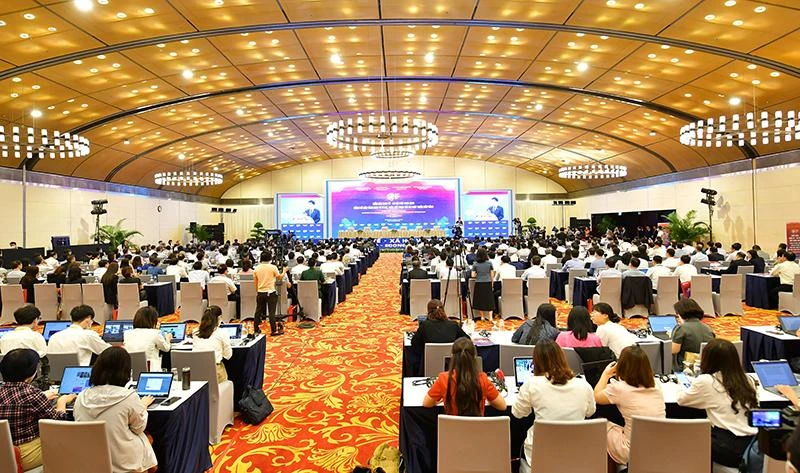 Toàn cảnh Diễn đàn Kinh tế xã hội Việt Nam 2022.