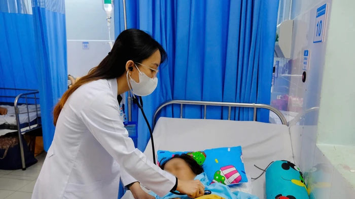 Bà N.T.P. hiện đã tỉnh táo sau khi được các bác sĩ điều trị tích cực. Ảnh: BVCC