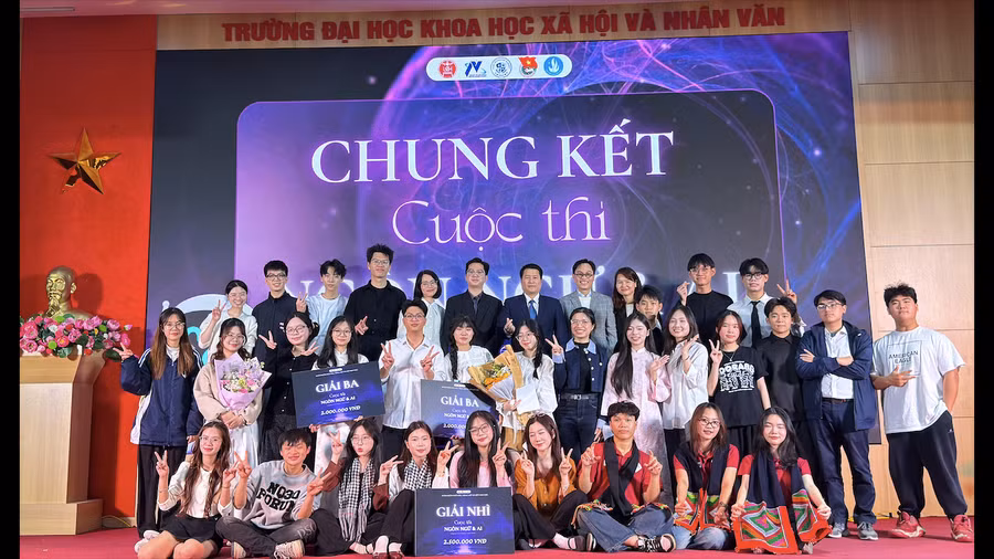 Vòng chung kết Cuộc thi “Ngôn ngữ và AI”.