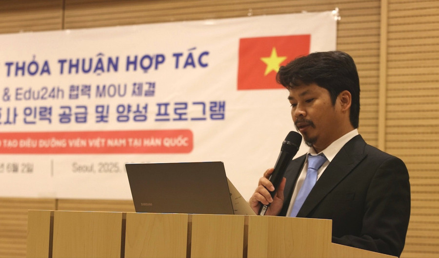 Ông Nguyễn Văn Dũng, Chủ tịch HĐQT Công ty Cổ phần Giáo dục Edu24h phát biểu tại buổi lễ. mr-dung-chu-tich-edu24h.jpg