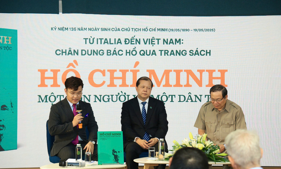 Các diễn giả chia sẻ tại buổi tọa đàm. z6607184174179-5494ad93bc8bc8230fb5cdd7b50ad61a.jpg