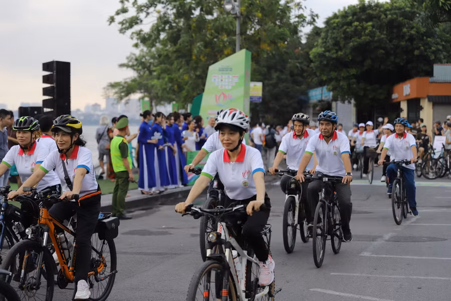 Ngày hội đạp xe lan tỏa thông điệp rèn luyện sức khỏe, tạo lối sống lành mạnh.