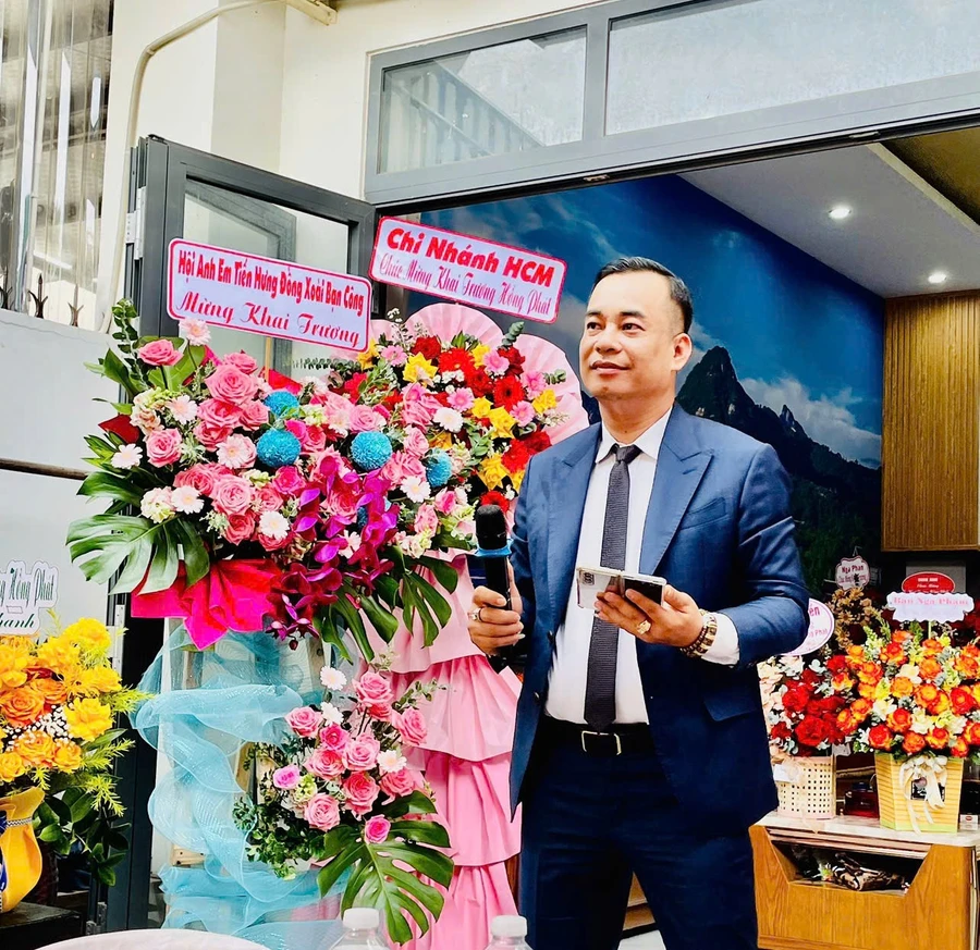 Ông Đỗ Chí Công trong Lễ khai trương Công ty Cổ phần Giáo dục Edu24h, Chi nhánh Bình Phước.