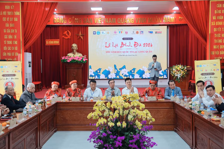 Quang cảnh buổi họp báo.