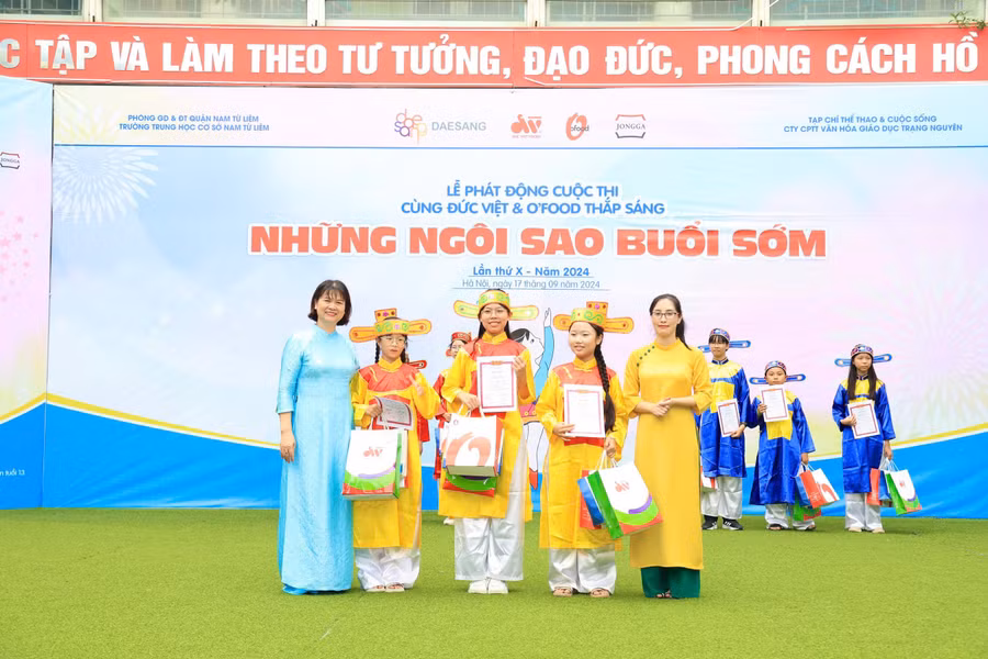 Phát động cuộc thi 'Cùng Đức Việt & Food thắp sáng Những ngôi sao buổi sớm'